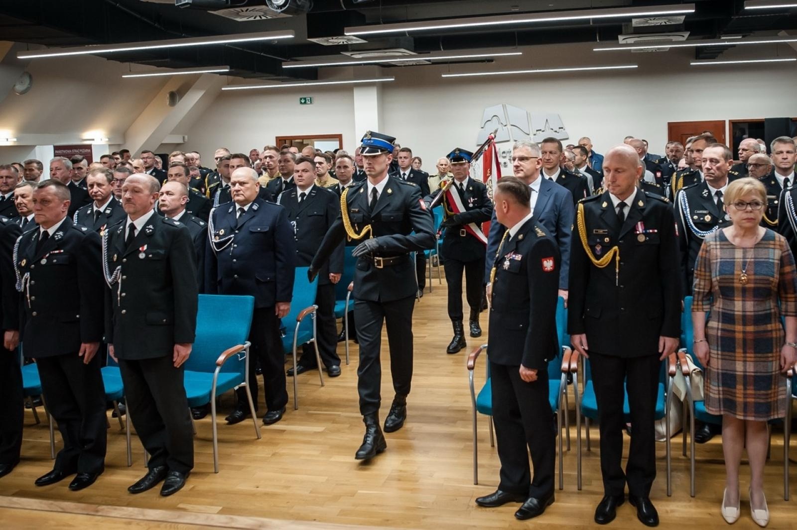 Zdjęcie w galerii na portalu naszraciborz.pl: Uroczystość z okazji Dnia Strażaka na Zamku Piastowskim [FOTO i WIDEO] wiadomości z regionu