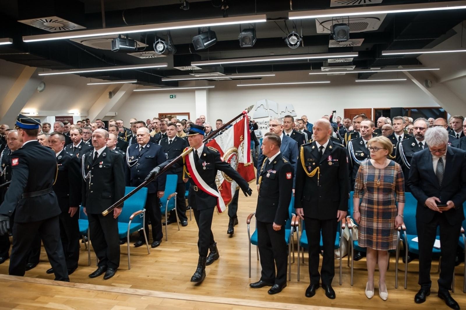 Zdjęcie w galerii na portalu naszraciborz.pl: Uroczystość z okazji Dnia Strażaka na Zamku Piastowskim [FOTO i WIDEO] wiadomości z regionu