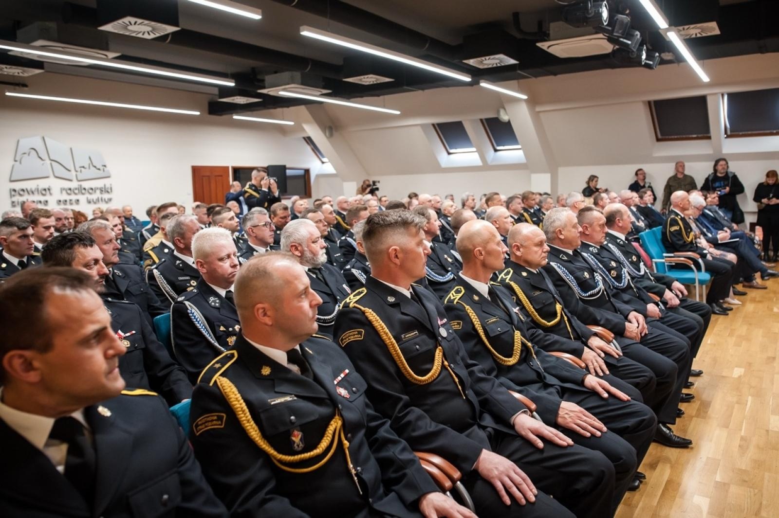 Zdjęcie w galerii na portalu naszraciborz.pl: Uroczystość z okazji Dnia Strażaka na Zamku Piastowskim [FOTO i WIDEO] wiadomości z regionu
