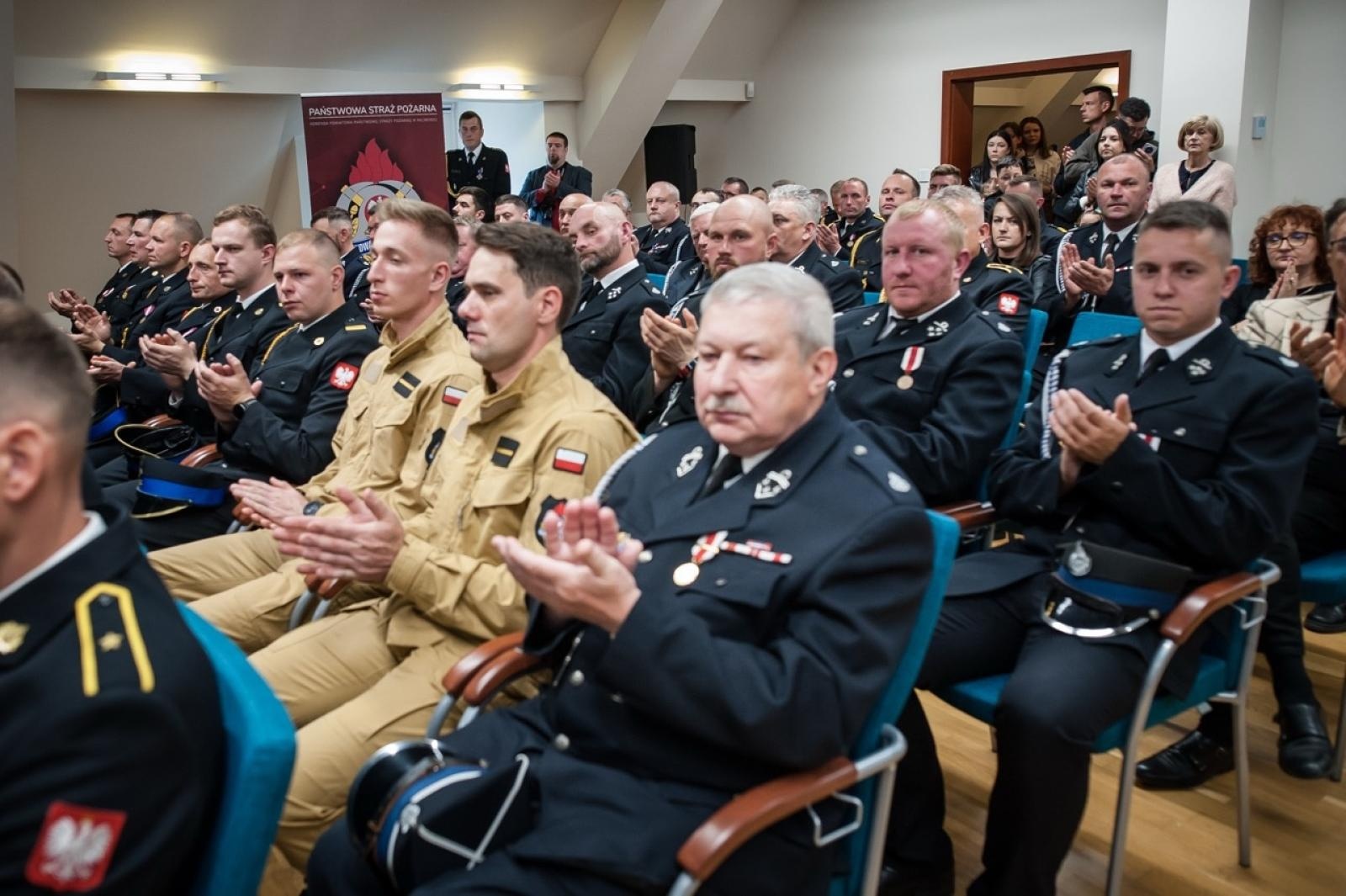Zdjęcie w galerii na portalu naszraciborz.pl: Uroczystość z okazji Dnia Strażaka na Zamku Piastowskim [FOTO i WIDEO] wiadomości z regionu