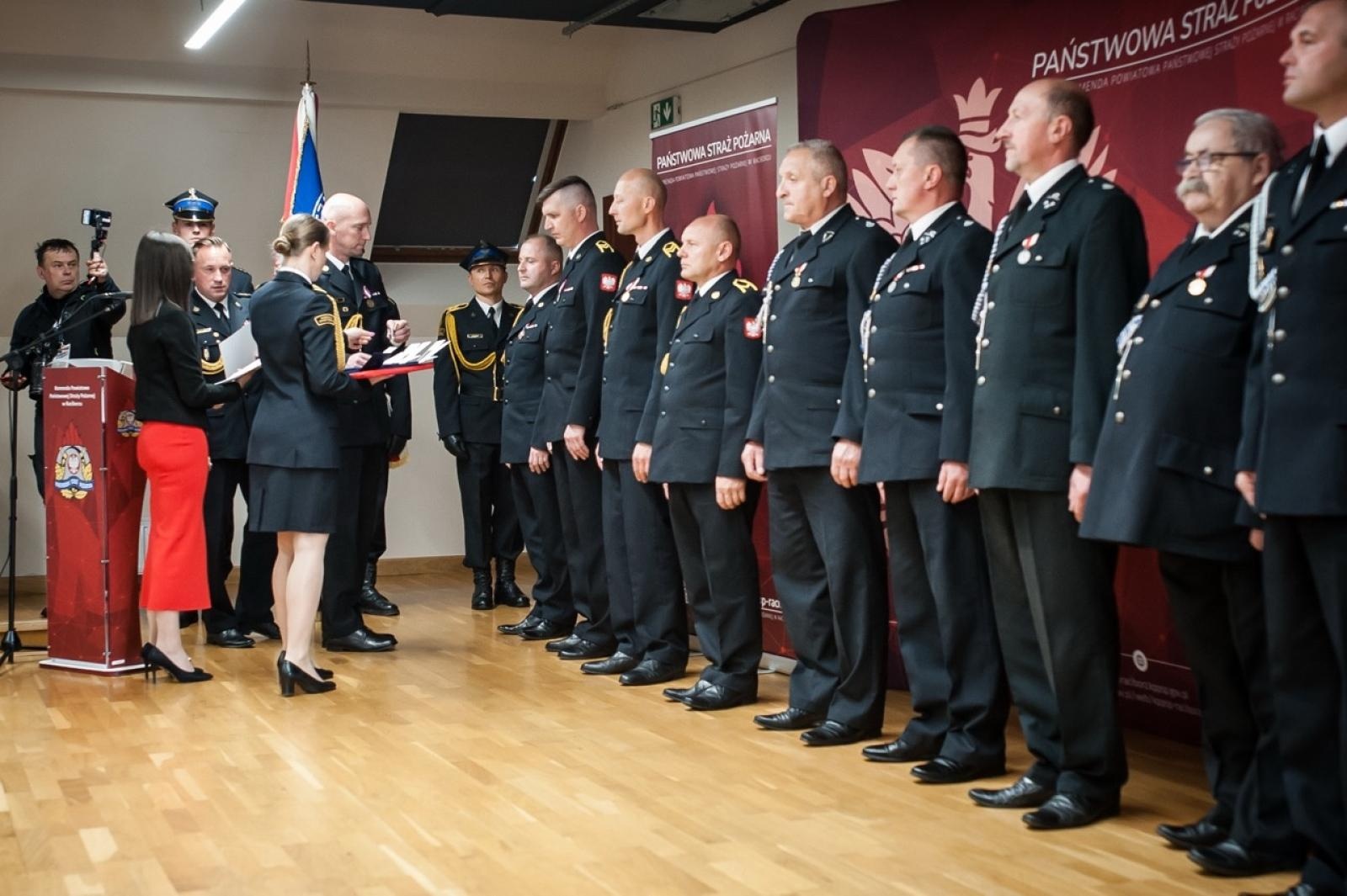 Zdjęcie w galerii na portalu naszraciborz.pl: Uroczystość z okazji Dnia Strażaka na Zamku Piastowskim [FOTO i WIDEO] wiadomości z regionu