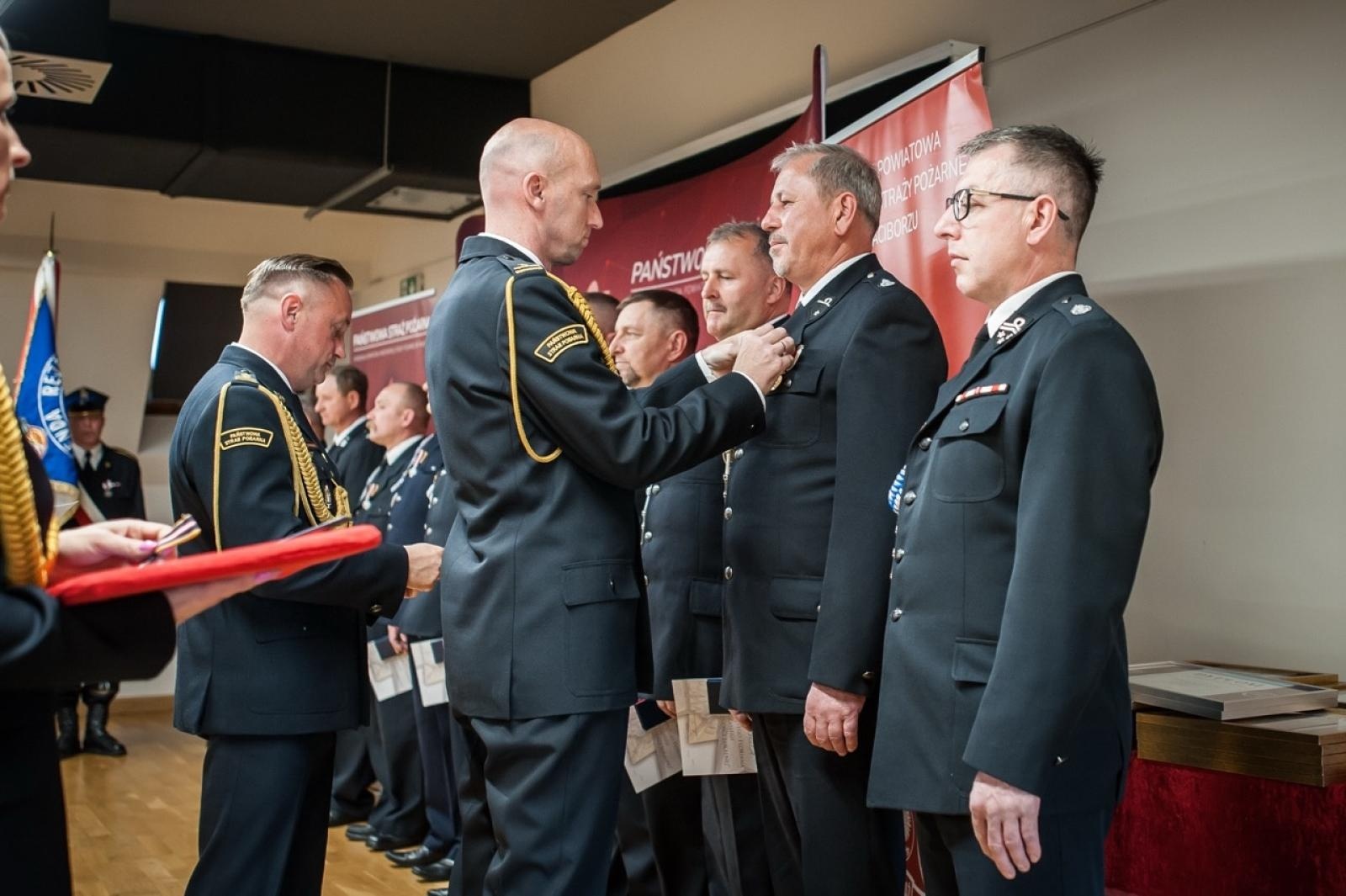Zdjęcie w galerii na portalu naszraciborz.pl: Uroczystość z okazji Dnia Strażaka na Zamku Piastowskim [FOTO i WIDEO] wiadomości z regionu