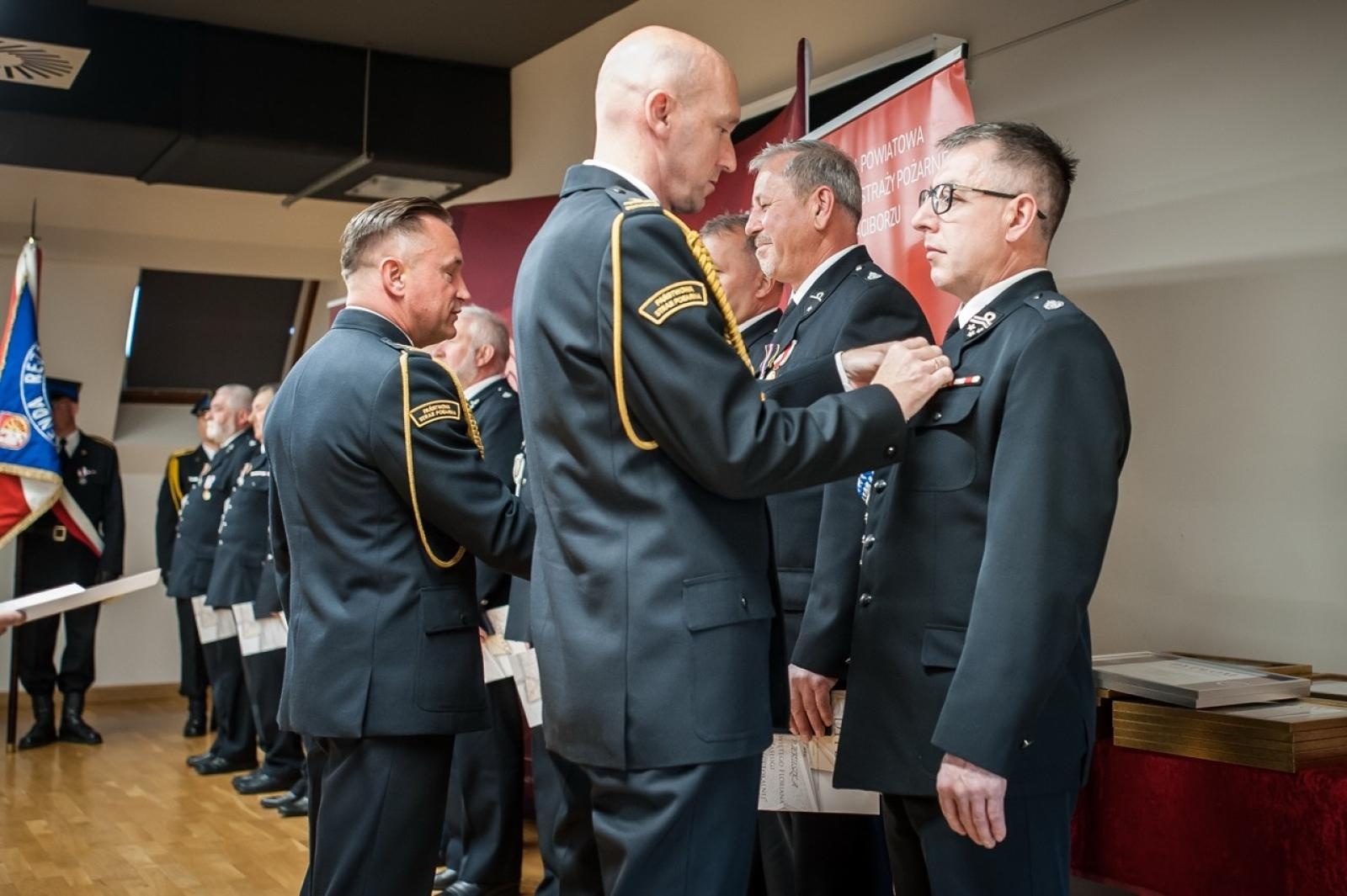 Zdjęcie w galerii na portalu naszraciborz.pl: Uroczystość z okazji Dnia Strażaka na Zamku Piastowskim [FOTO i WIDEO] wiadomości z regionu