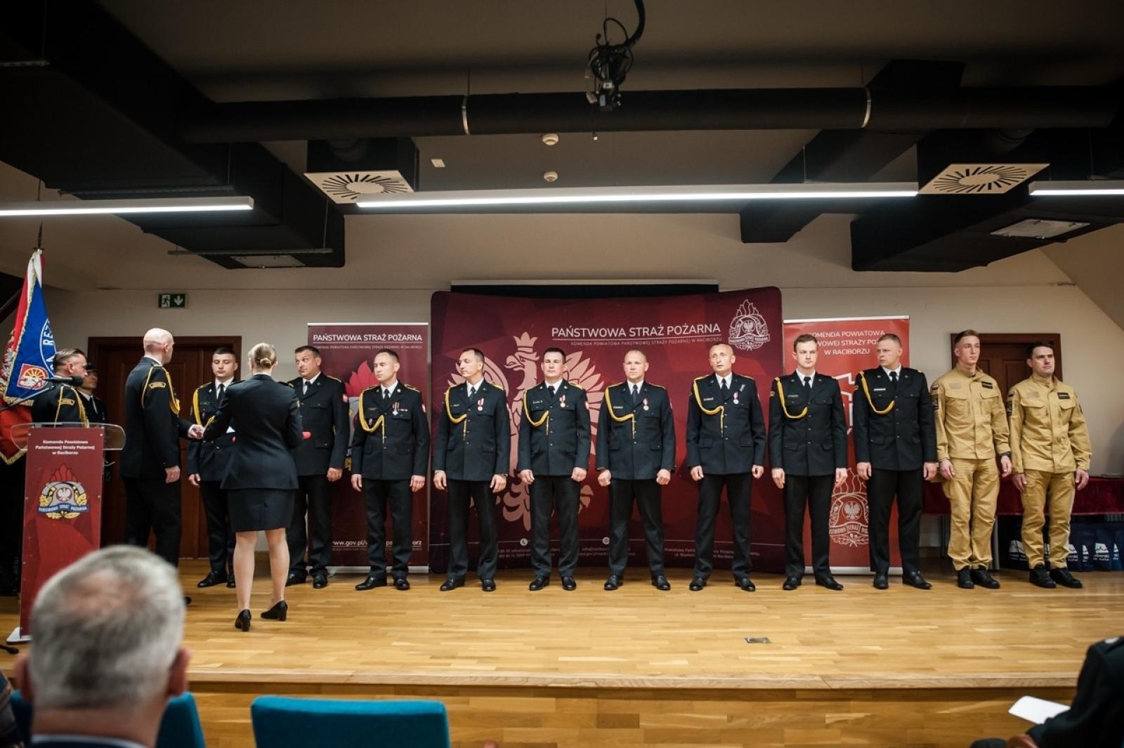 Zdjęcie w galerii na portalu naszraciborz.pl: Uroczystość z okazji Dnia Strażaka na Zamku Piastowskim [FOTO i WIDEO] wiadomości z regionu