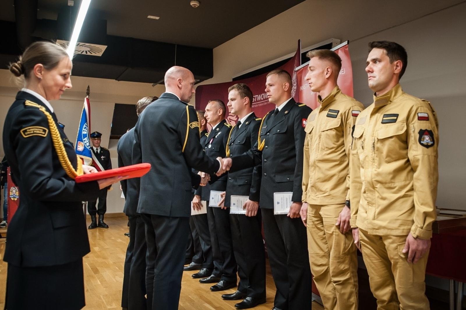 Zdjęcie w galerii na portalu naszraciborz.pl: Uroczystość z okazji Dnia Strażaka na Zamku Piastowskim [FOTO i WIDEO] wiadomości z regionu