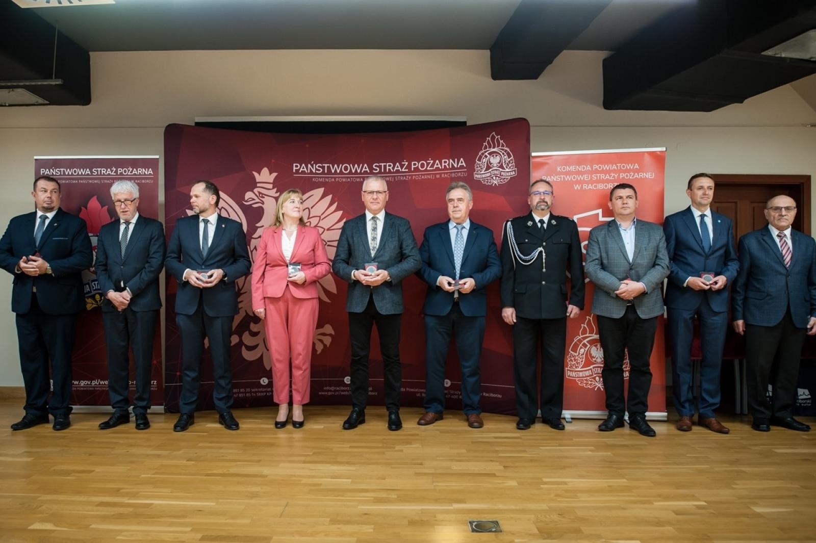 Zdjęcie w galerii na portalu naszraciborz.pl: Uroczystość z okazji Dnia Strażaka na Zamku Piastowskim [FOTO i WIDEO] wiadomości z regionu