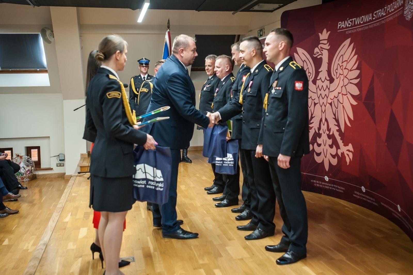 Zdjęcie w galerii na portalu naszraciborz.pl: Uroczystość z okazji Dnia Strażaka na Zamku Piastowskim [FOTO i WIDEO] wiadomości z regionu