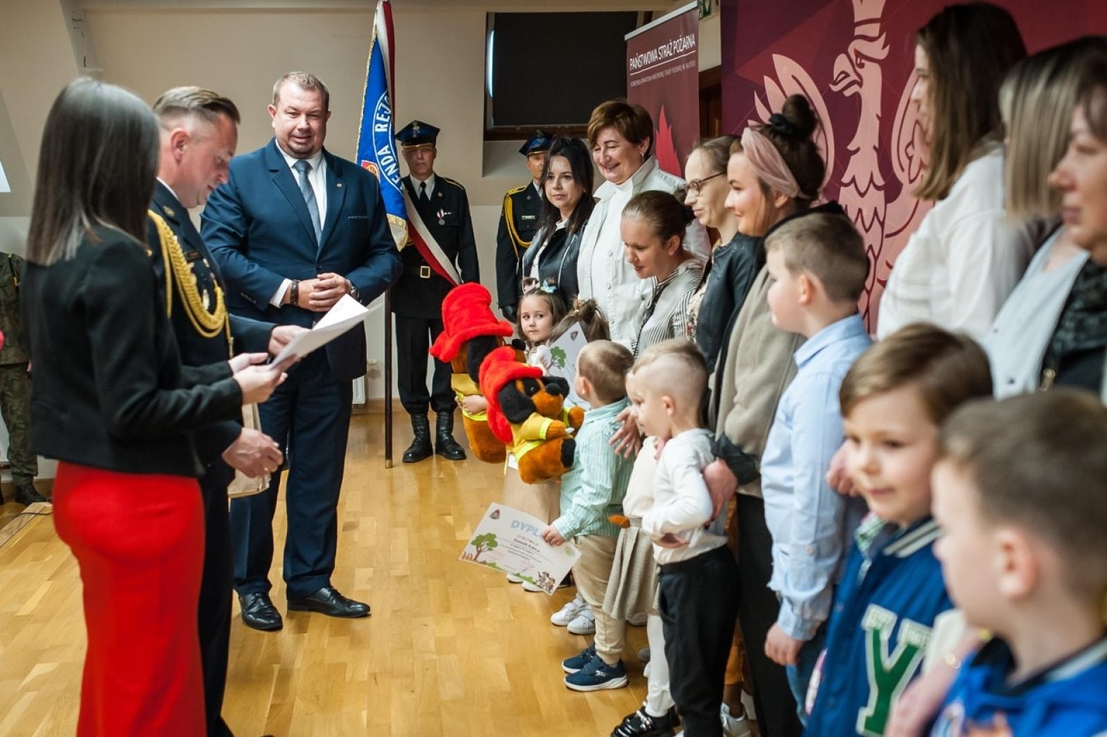 Zdjęcie w galerii na portalu naszraciborz.pl: Uroczystość z okazji Dnia Strażaka na Zamku Piastowskim [FOTO i WIDEO] wiadomości z regionu