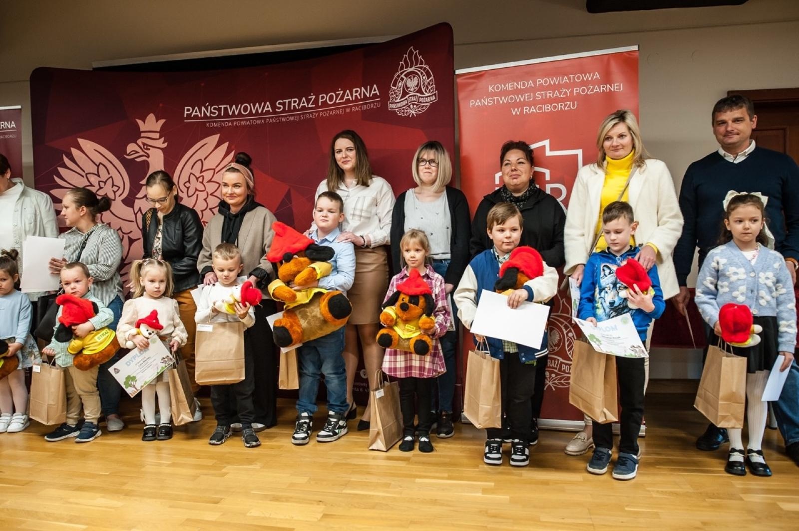 Zdjęcie w galerii na portalu naszraciborz.pl: Uroczystość z okazji Dnia Strażaka na Zamku Piastowskim [FOTO i WIDEO] wiadomości z regionu