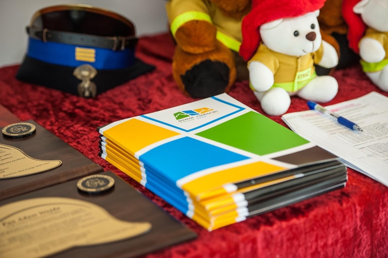 Zdjęcie w galerii na portalu naszraciborz.pl: Uroczystość z okazji Dnia Strażaka na Zamku Piastowskim [FOTO i WIDEO] wiadomości z regionu