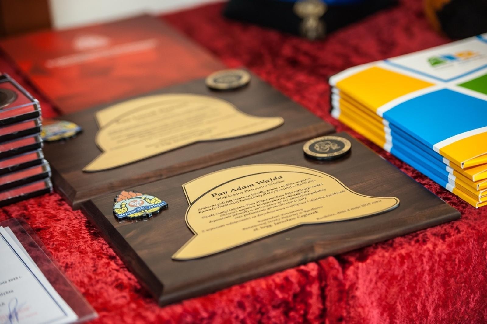 Zdjęcie w galerii na portalu naszraciborz.pl: Uroczystość z okazji Dnia Strażaka na Zamku Piastowskim [FOTO i WIDEO] wiadomości z regionu