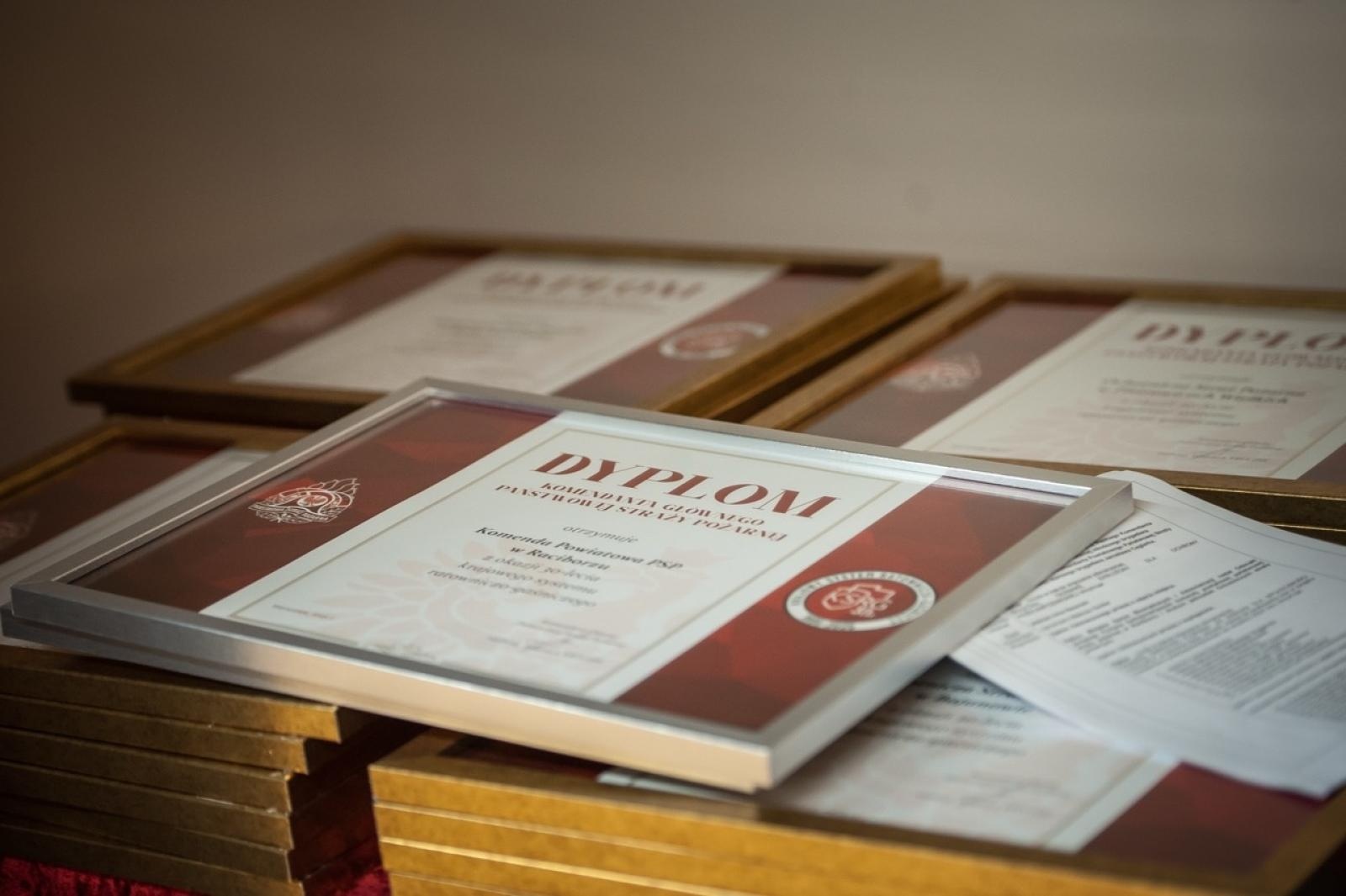 Zdjęcie w galerii na portalu naszraciborz.pl: Uroczystość z okazji Dnia Strażaka na Zamku Piastowskim [FOTO i WIDEO] wiadomości z regionu