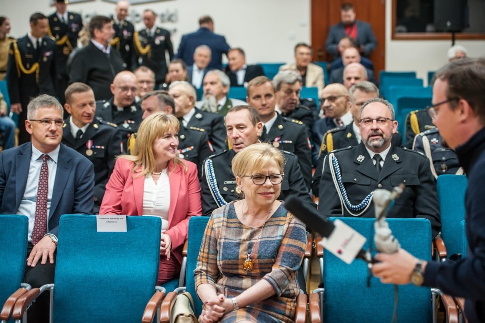 Zdjęcie w galerii na portalu naszraciborz.pl: Uroczystość z okazji Dnia Strażaka na Zamku Piastowskim [FOTO i WIDEO] wiadomości z regionu
