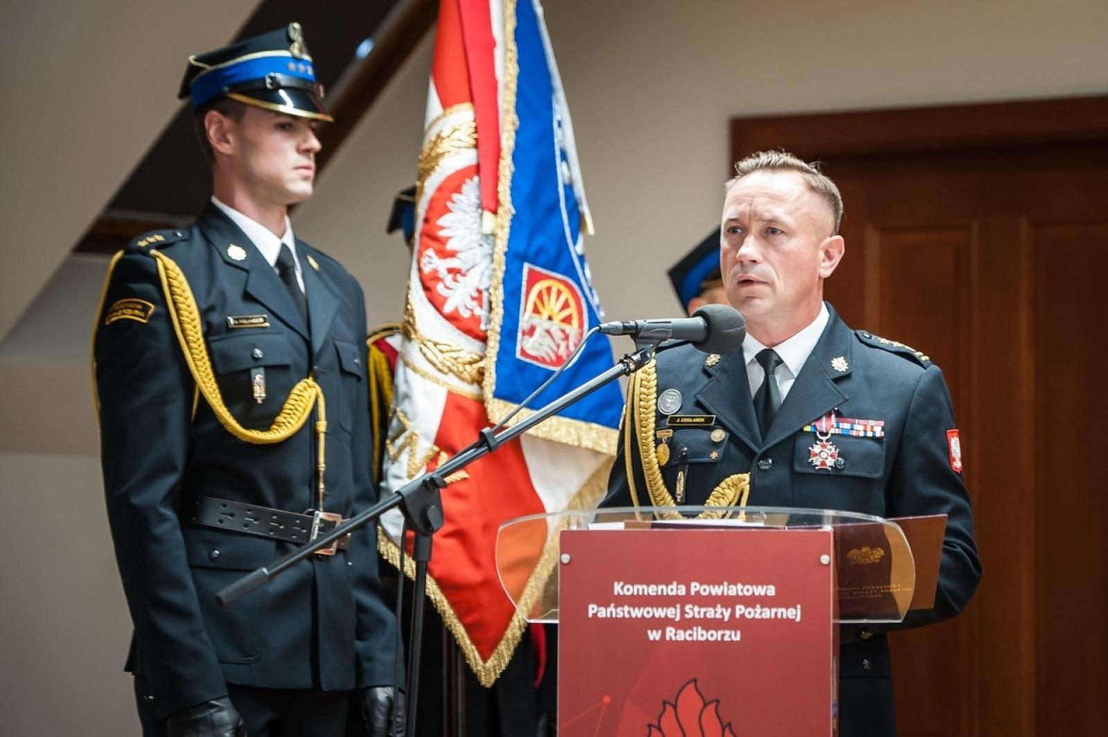 Zdjęcie w galerii na portalu naszraciborz.pl: Uroczystość z okazji Dnia Strażaka na Zamku Piastowskim [FOTO i WIDEO] wiadomości z regionu