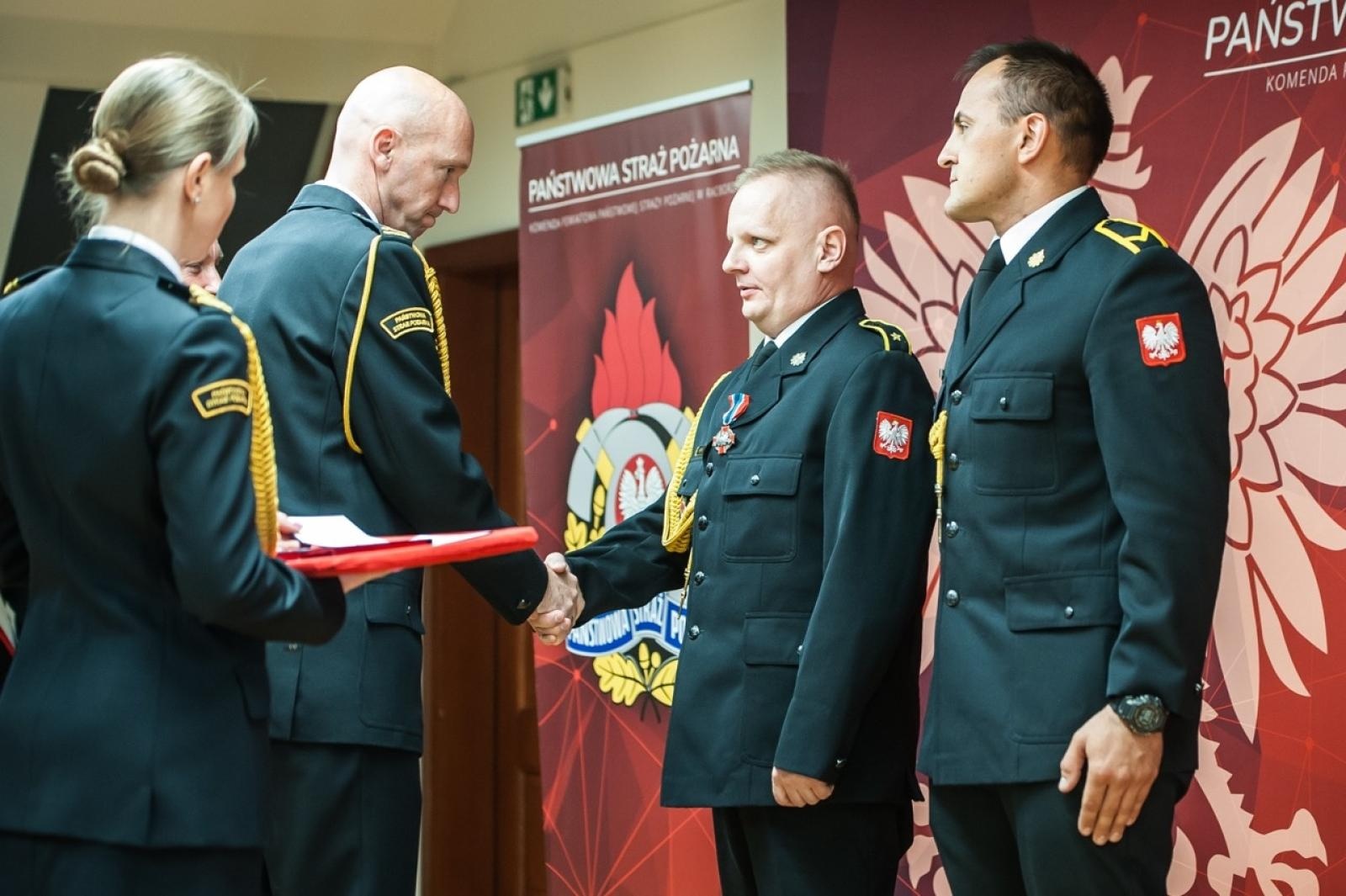 Zdjęcie w galerii na portalu naszraciborz.pl: Uroczystość z okazji Dnia Strażaka na Zamku Piastowskim [FOTO i WIDEO] wiadomości z regionu