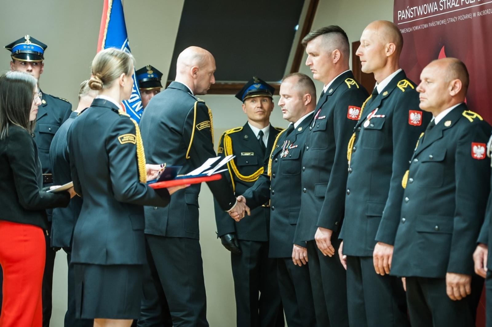 Zdjęcie w galerii na portalu naszraciborz.pl: Uroczystość z okazji Dnia Strażaka na Zamku Piastowskim [FOTO i WIDEO] wiadomości z regionu