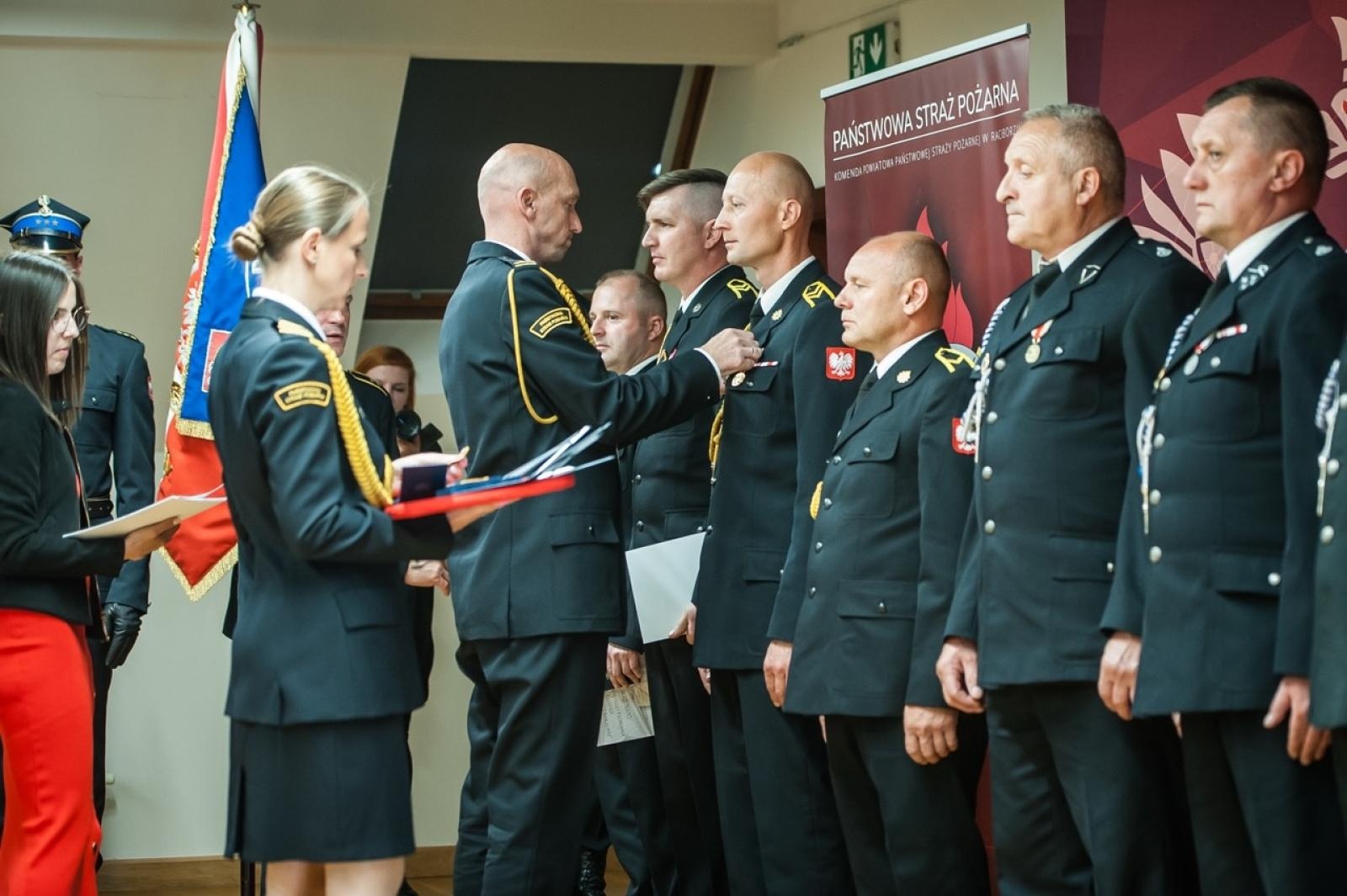 Zdjęcie w galerii na portalu naszraciborz.pl: Uroczystość z okazji Dnia Strażaka na Zamku Piastowskim [FOTO i WIDEO] wiadomości z regionu