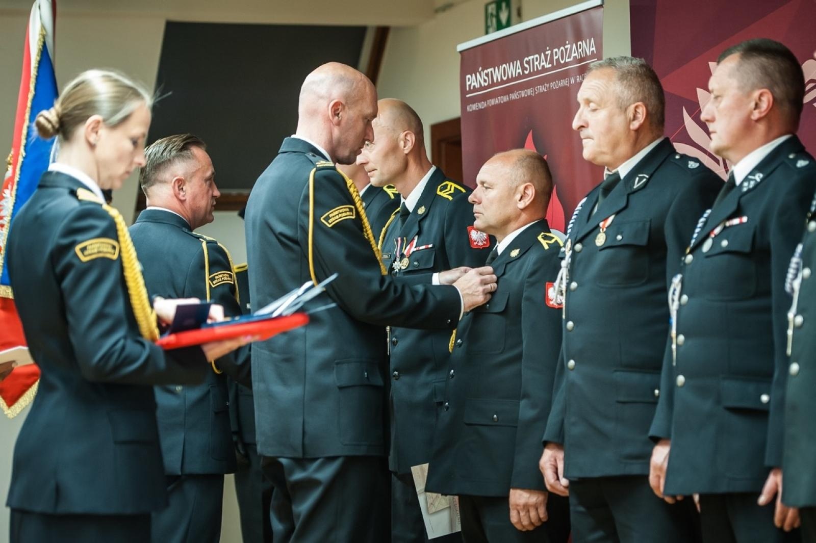 Zdjęcie w galerii na portalu naszraciborz.pl: Uroczystość z okazji Dnia Strażaka na Zamku Piastowskim [FOTO i WIDEO] wiadomości z regionu