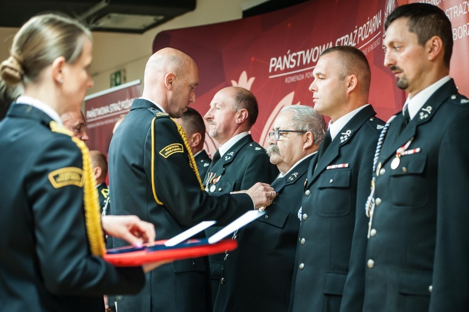 Zdjęcie w galerii na portalu naszraciborz.pl: Uroczystość z okazji Dnia Strażaka na Zamku Piastowskim [FOTO i WIDEO] wiadomości z regionu