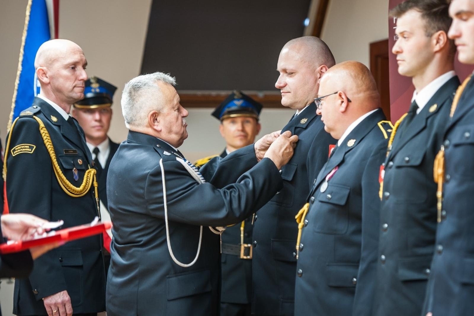 Zdjęcie w galerii na portalu naszraciborz.pl: Uroczystość z okazji Dnia Strażaka na Zamku Piastowskim [FOTO i WIDEO] wiadomości z regionu