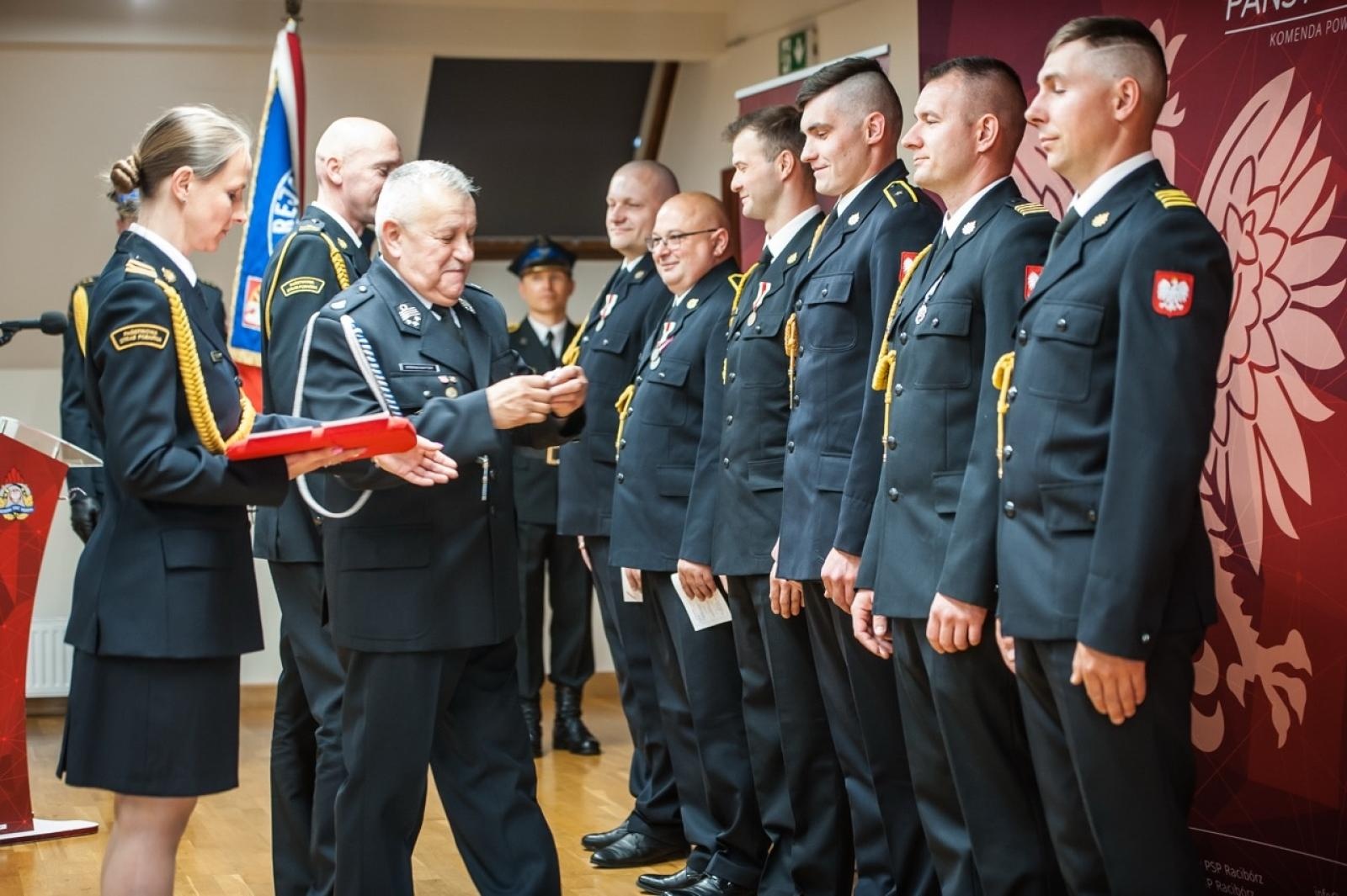 Zdjęcie w galerii na portalu naszraciborz.pl: Uroczystość z okazji Dnia Strażaka na Zamku Piastowskim [FOTO i WIDEO] wiadomości z regionu