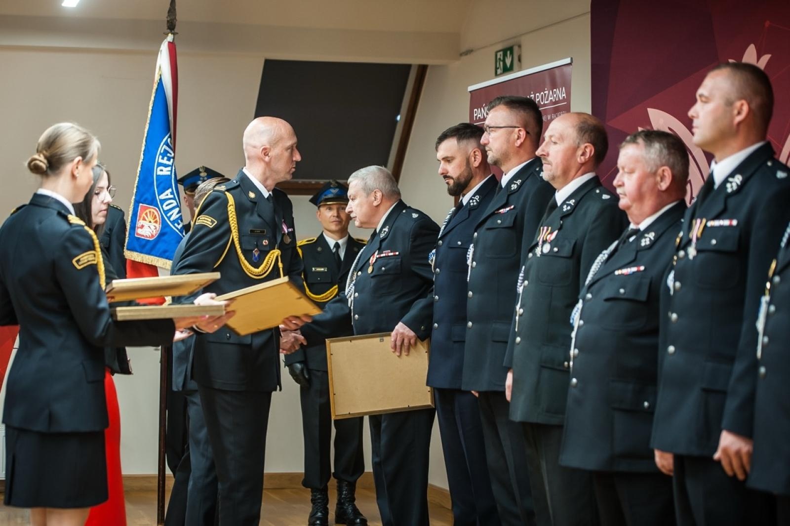 Zdjęcie w galerii na portalu naszraciborz.pl: Uroczystość z okazji Dnia Strażaka na Zamku Piastowskim [FOTO i WIDEO] wiadomości z regionu