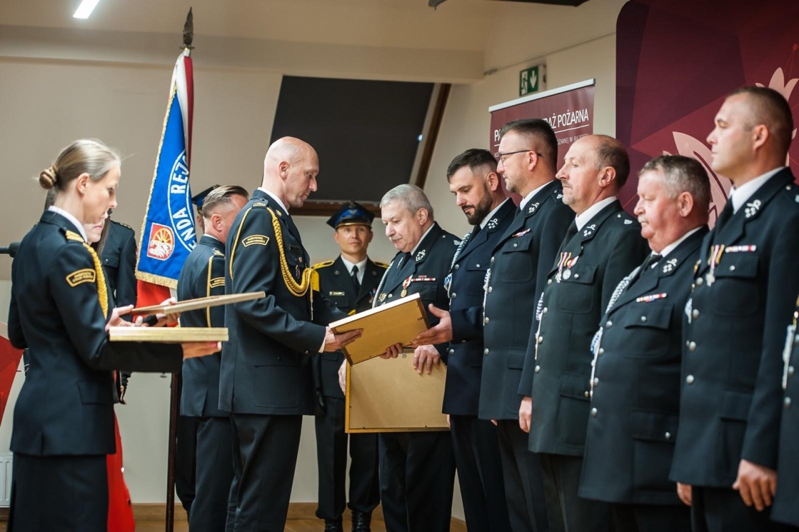 Zdjęcie w galerii na portalu naszraciborz.pl: Uroczystość z okazji Dnia Strażaka na Zamku Piastowskim [FOTO i WIDEO] wiadomości z regionu