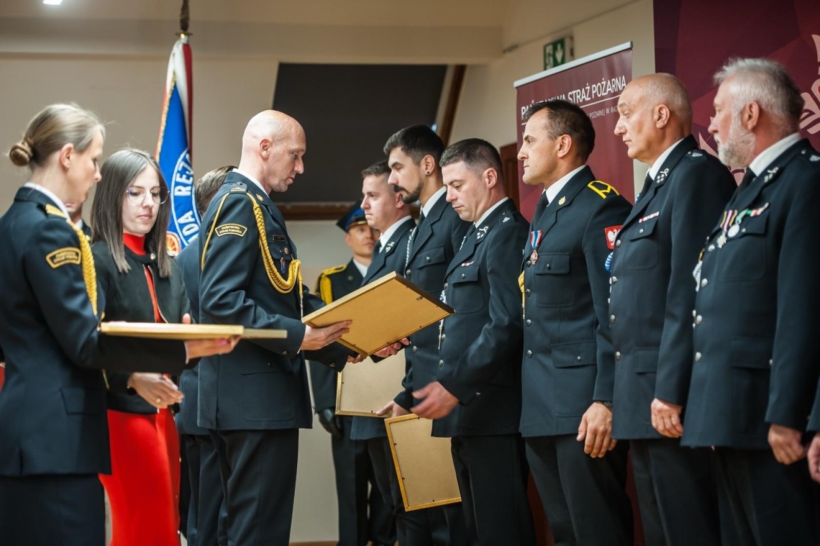 Zdjęcie w galerii na portalu naszraciborz.pl: Uroczystość z okazji Dnia Strażaka na Zamku Piastowskim [FOTO i WIDEO] wiadomości z regionu
