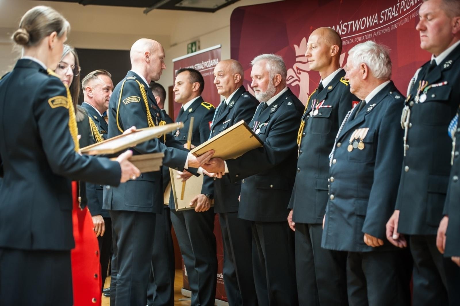Zdjęcie w galerii na portalu naszraciborz.pl: Uroczystość z okazji Dnia Strażaka na Zamku Piastowskim [FOTO i WIDEO] wiadomości z regionu