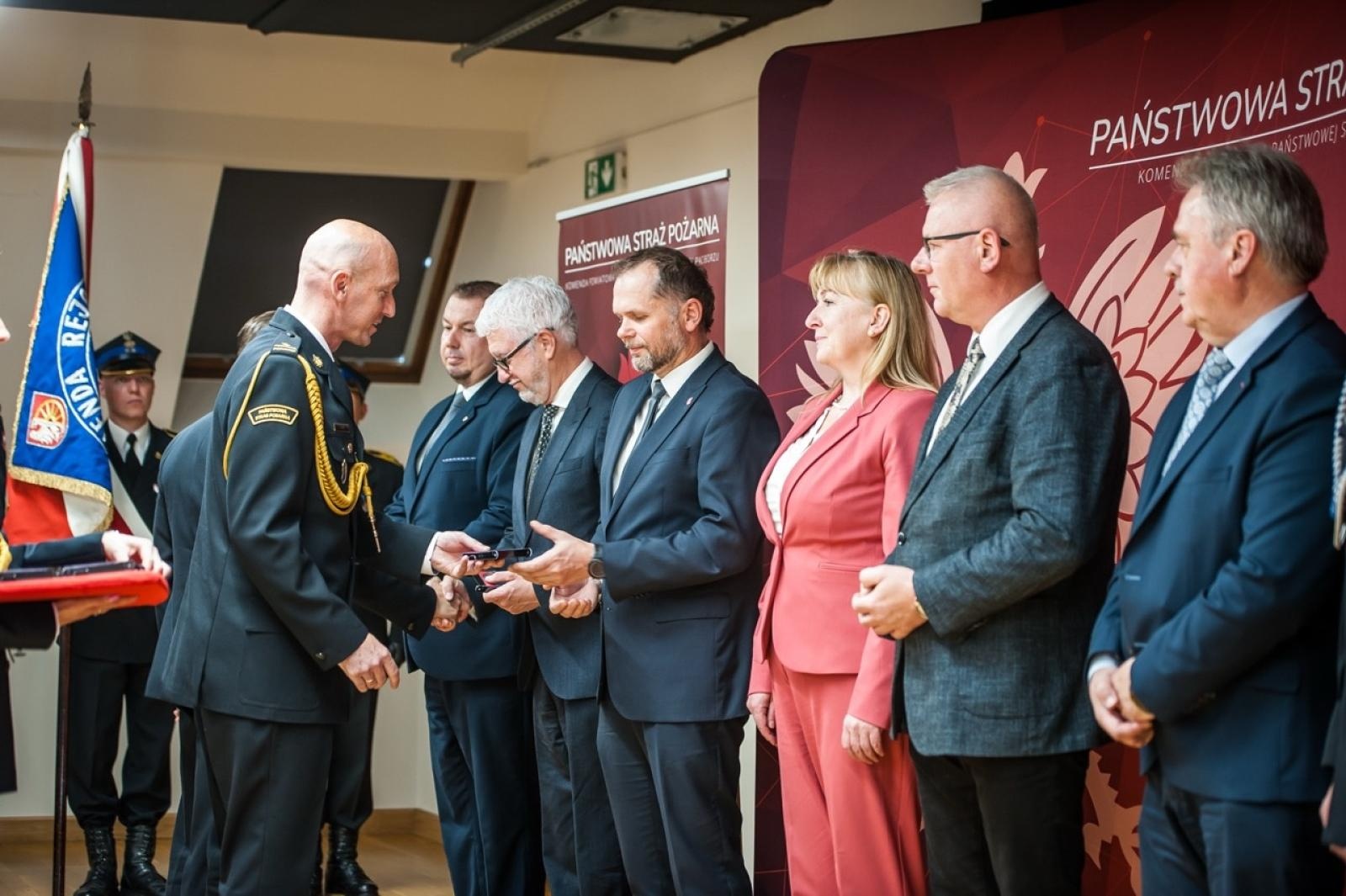 Zdjęcie w galerii na portalu naszraciborz.pl: Uroczystość z okazji Dnia Strażaka na Zamku Piastowskim [FOTO i WIDEO] wiadomości z regionu