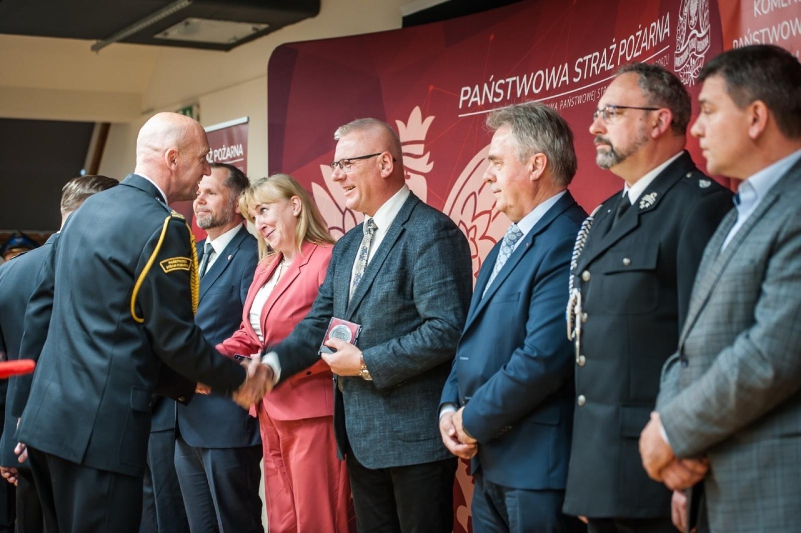 Zdjęcie w galerii na portalu naszraciborz.pl: Uroczystość z okazji Dnia Strażaka na Zamku Piastowskim [FOTO i WIDEO] wiadomości z regionu
