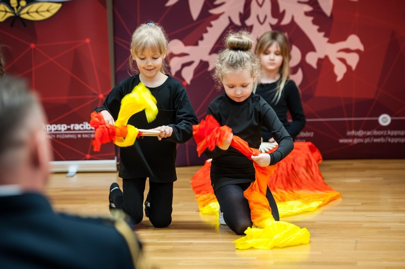 Zdjęcie w galerii na portalu naszraciborz.pl: Uroczystość z okazji Dnia Strażaka na Zamku Piastowskim [FOTO i WIDEO] wiadomości z regionu