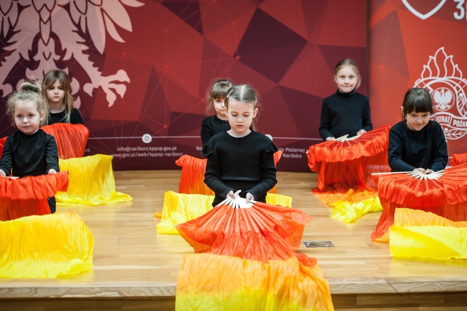Zdjęcie w galerii na portalu naszraciborz.pl: Uroczystość z okazji Dnia Strażaka na Zamku Piastowskim [FOTO i WIDEO] wiadomości z regionu