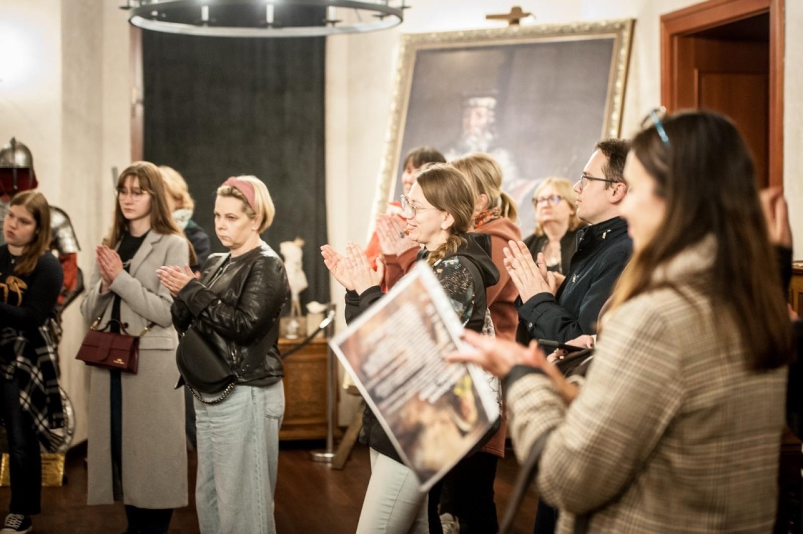 Zdjęcie w galerii na portalu naszraciborz.pl: Zamkowa Noc z Alchemią oczarowała uczestników. Przed nami drugie, ostatnie spotkanie! wiadomości z regionu