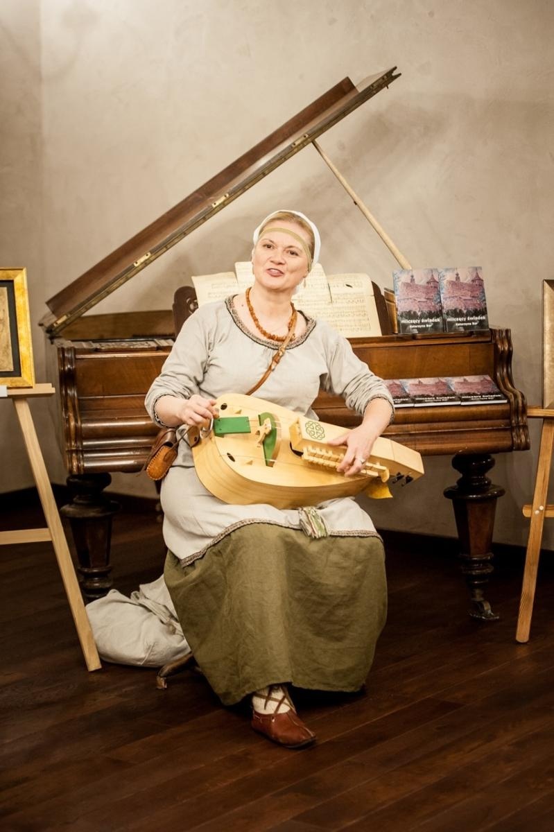 Zdjęcie w galerii na portalu naszraciborz.pl: Zamkowa Noc z Alchemią oczarowała uczestników. Przed nami drugie, ostatnie spotkanie! wiadomości z regionu