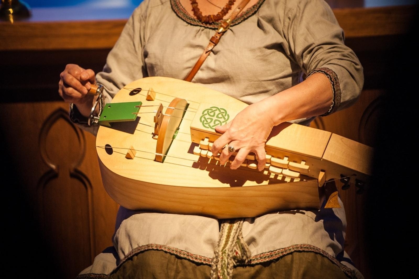 Zdjęcie w galerii na portalu naszraciborz.pl: Zamkowa Noc z Alchemią oczarowała uczestników. Przed nami drugie, ostatnie spotkanie! wiadomości z regionu