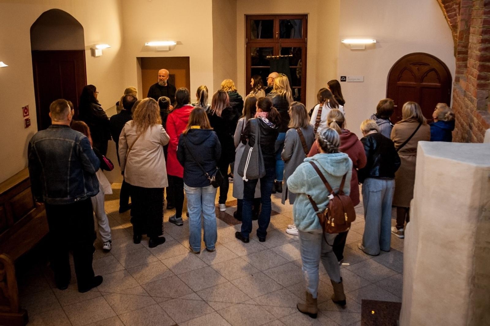 Zdjęcie w galerii na portalu naszraciborz.pl: Zamkowa Noc z Alchemią oczarowała uczestników. Przed nami drugie, ostatnie spotkanie! wiadomości z regionu