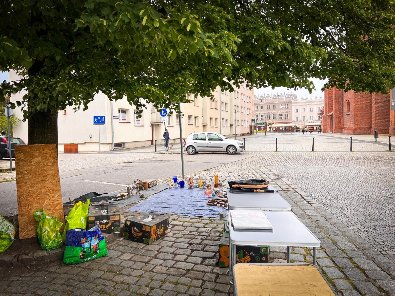 Zdjęcie w galerii na portalu naszraciborz.pl: Kolizja terminów. Majowy targ staroci w Raciborzu zdominowany przez jarmark w Chałupkach wiadomości z regionu