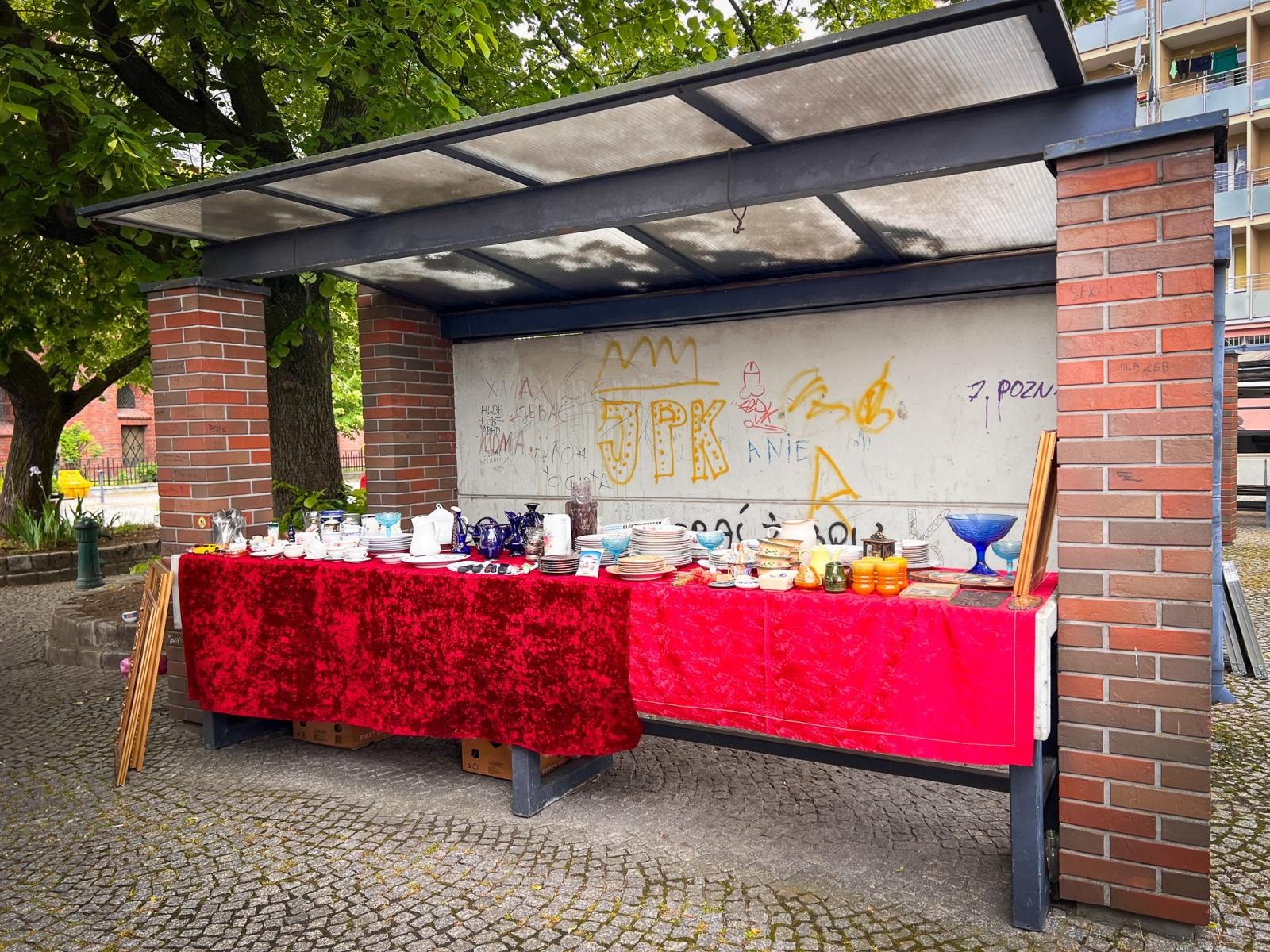 Zdjęcie w galerii na portalu naszraciborz.pl: Kolizja terminów. Majowy targ staroci w Raciborzu zdominowany przez jarmark w Chałupkach wiadomości z regionu