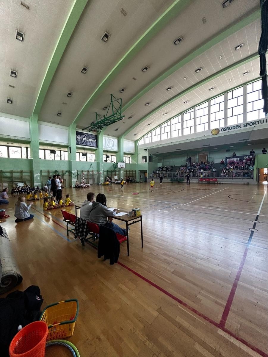 Zdjęcie w galerii na portalu naszraciborz.pl: Mały sport – wielkie emocje! XVIII Międzyprzedszkolna Spartakiada Sześciolatków w Raciborzu pełna radości i energii wiadomości z regionu