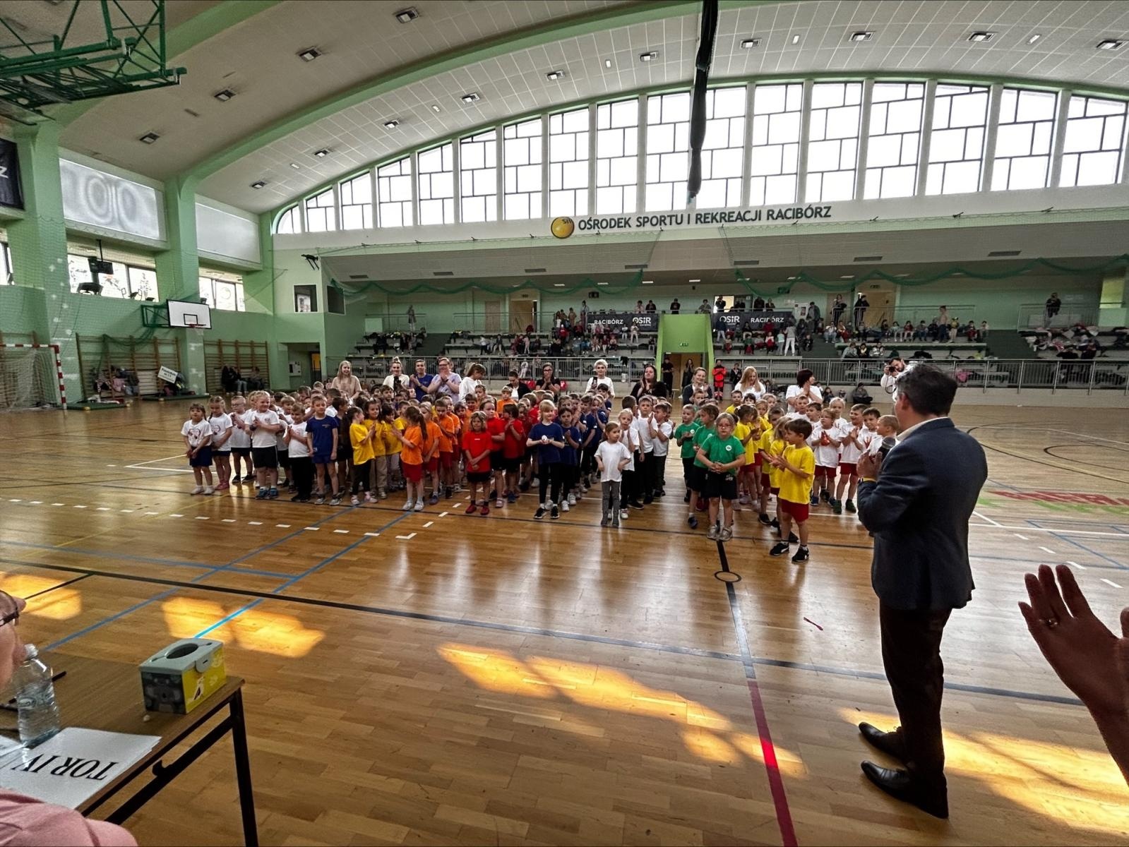 Zdjęcie w galerii na portalu naszraciborz.pl: Mały sport – wielkie emocje! XVIII Międzyprzedszkolna Spartakiada Sześciolatków w Raciborzu pełna radości i energii wiadomości z regionu