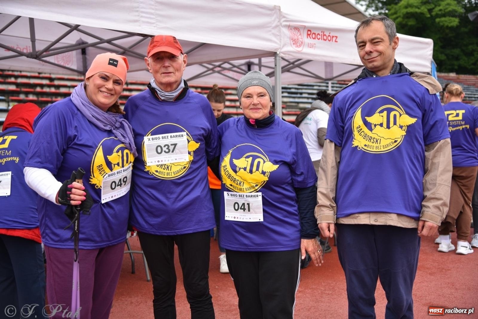 Zdjęcie w galerii na portalu naszraciborz.pl: Jubileuszowy Bieg bez barier na stadionie OSiR w Raciborzu wiadomości z regionu