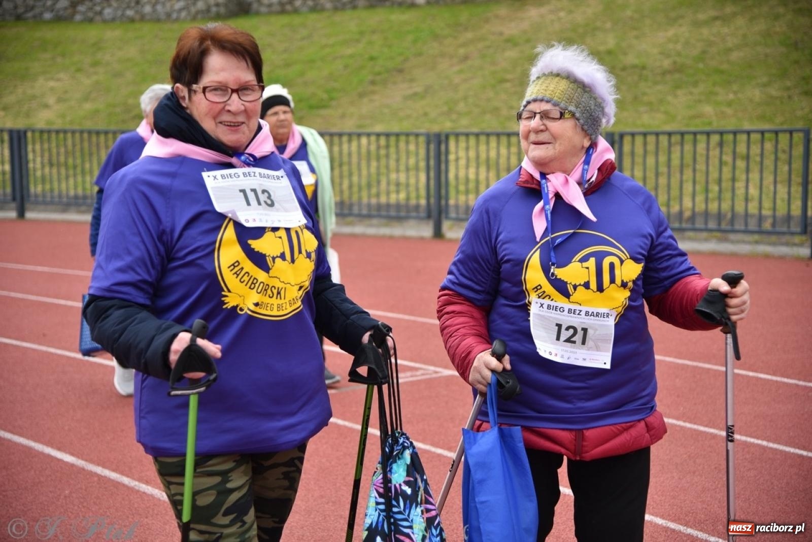 Zdjęcie w galerii na portalu naszraciborz.pl: Jubileuszowy Bieg bez barier na stadionie OSiR w Raciborzu wiadomości z regionu