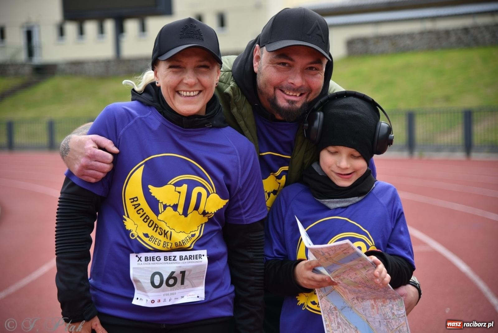 Zdjęcie w galerii na portalu naszraciborz.pl: Jubileuszowy Bieg bez barier na stadionie OSiR w Raciborzu wiadomości z regionu