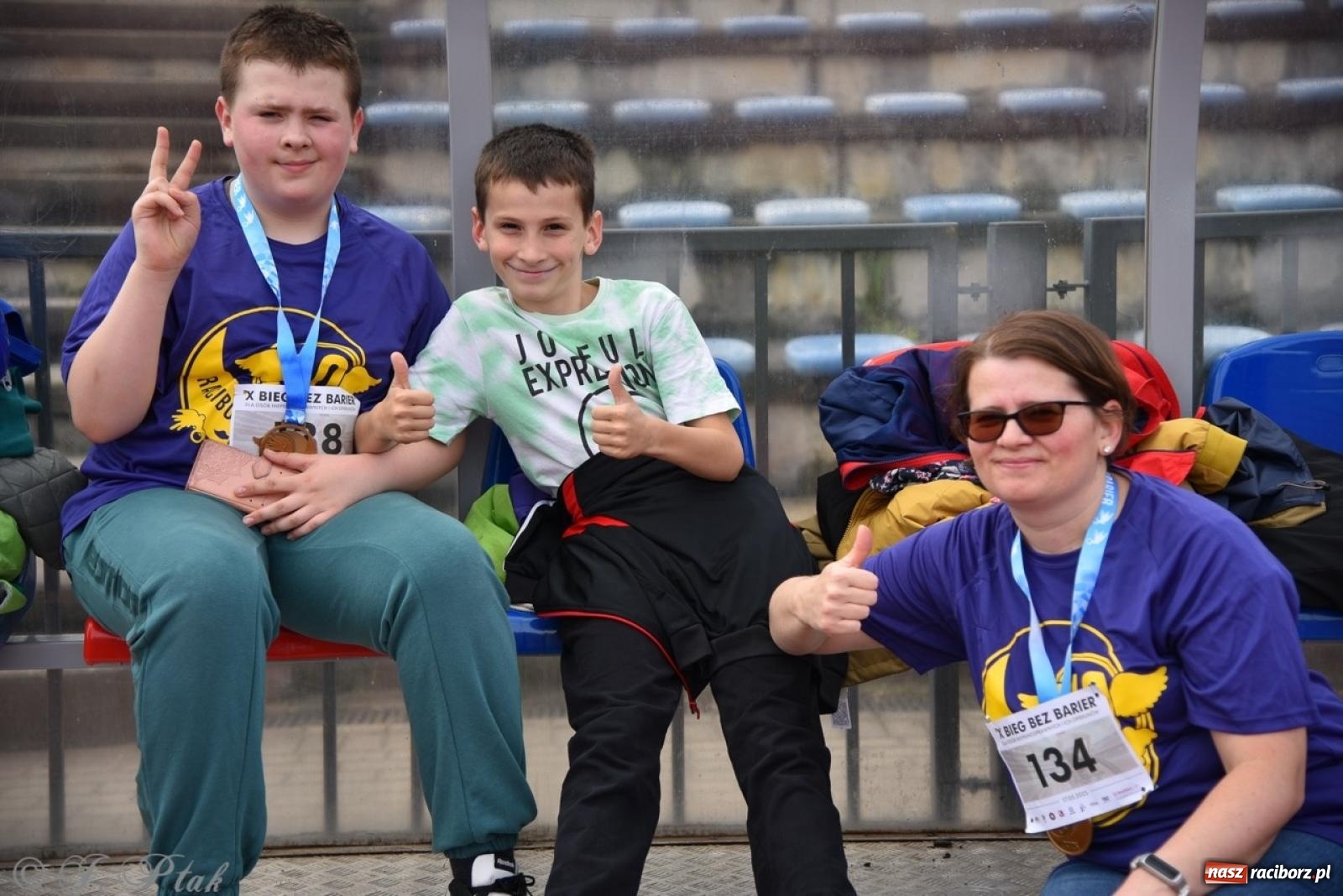 Zdjęcie w galerii na portalu naszraciborz.pl: Jubileuszowy Bieg bez barier na stadionie OSiR w Raciborzu wiadomości z regionu