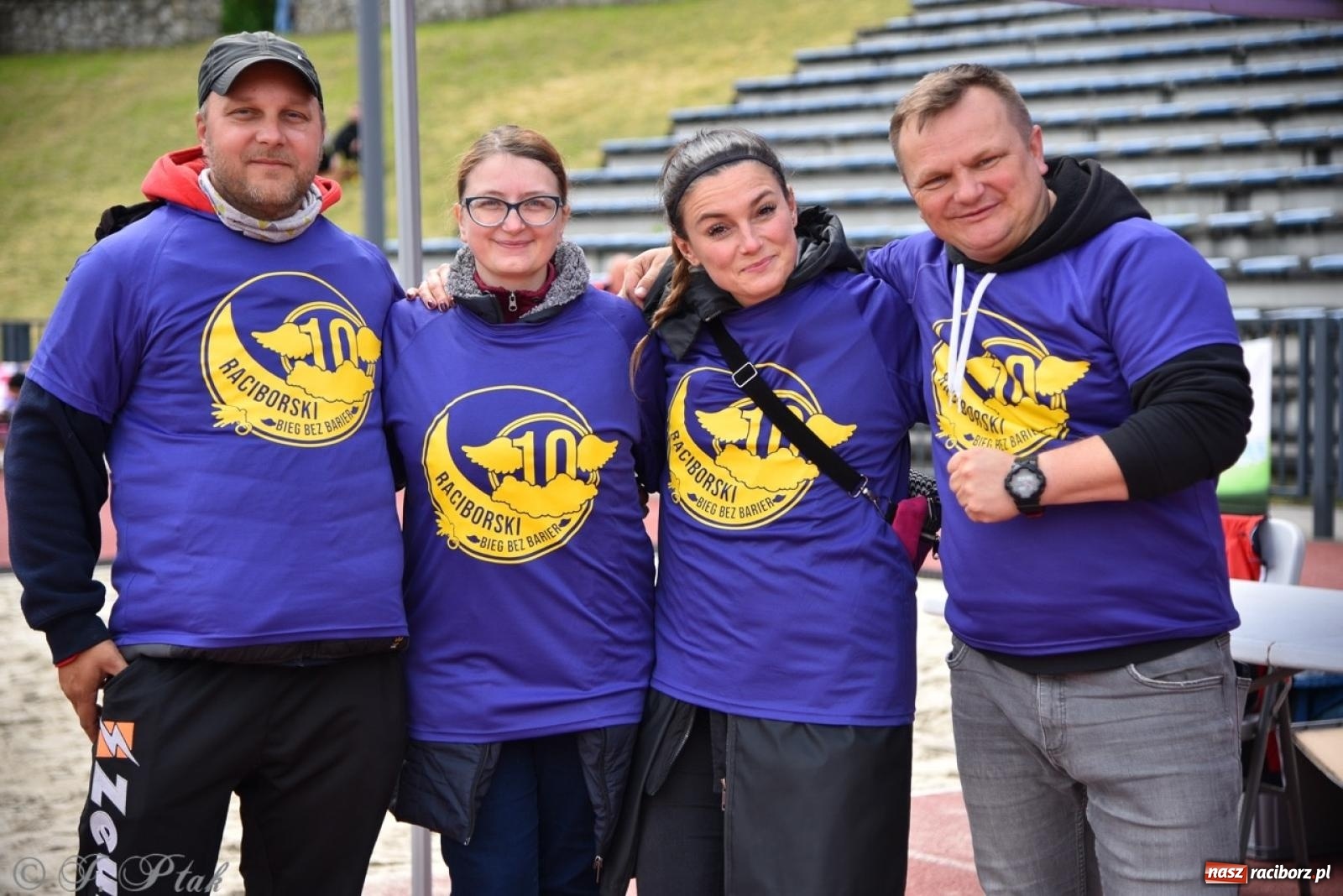 Zdjęcie w galerii na portalu naszraciborz.pl: Jubileuszowy Bieg bez barier na stadionie OSiR w Raciborzu wiadomości z regionu