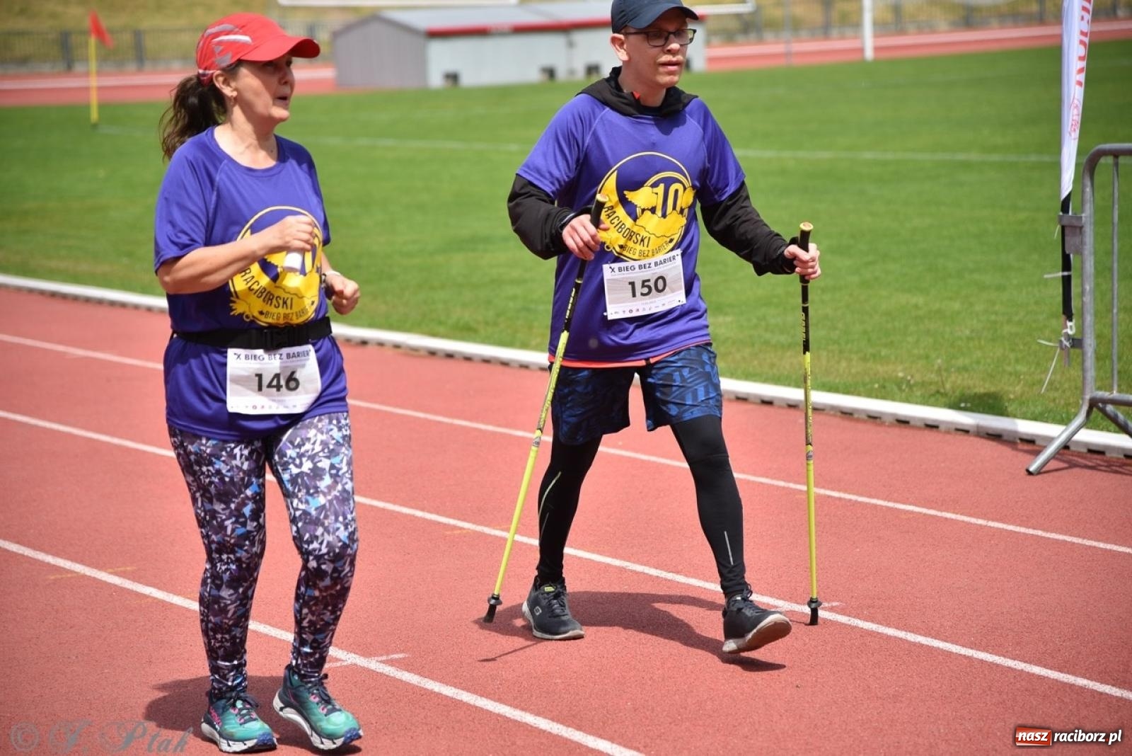 Zdjęcie w galerii na portalu naszraciborz.pl: Jubileuszowy Bieg bez barier na stadionie OSiR w Raciborzu wiadomości z regionu