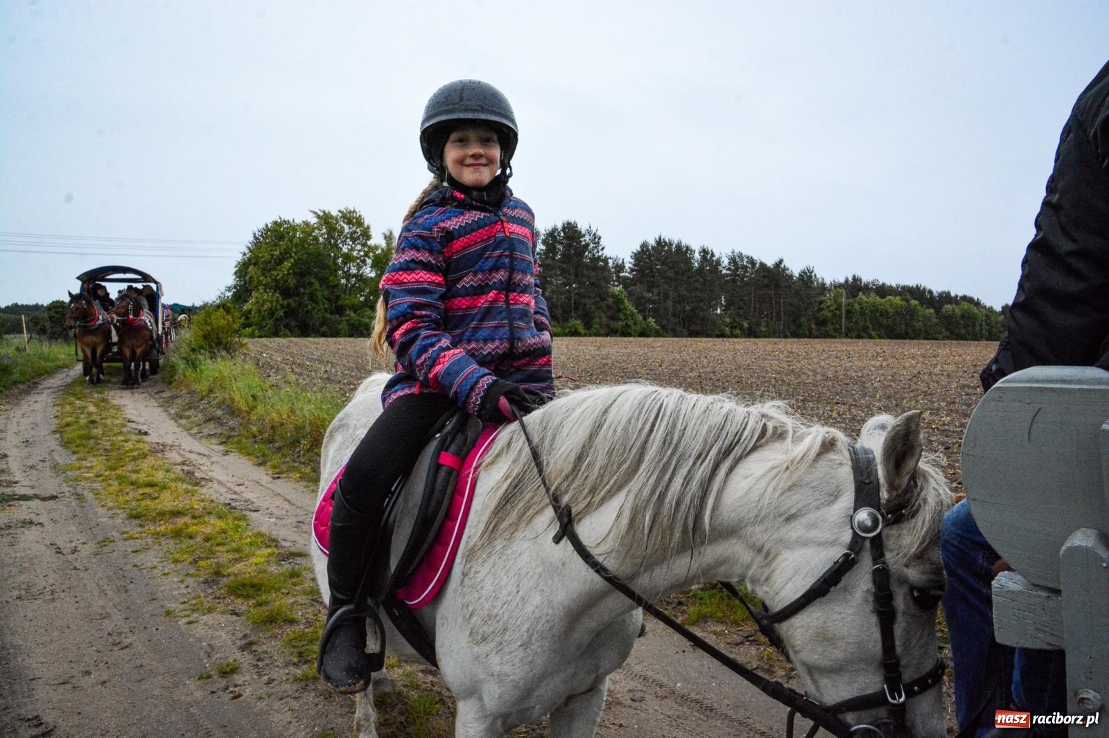 Zdjęcie w galerii na portalu naszraciborz.pl: Procesja św. Urbana w Kobyli odbyła się mimo deszczu. Wierni nie zawiedli wiadomości z regionu