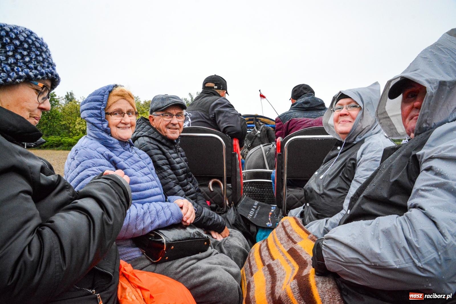 Zdjęcie w galerii na portalu naszraciborz.pl: Procesja św. Urbana w Kobyli odbyła się mimo deszczu. Wierni nie zawiedli wiadomości z regionu