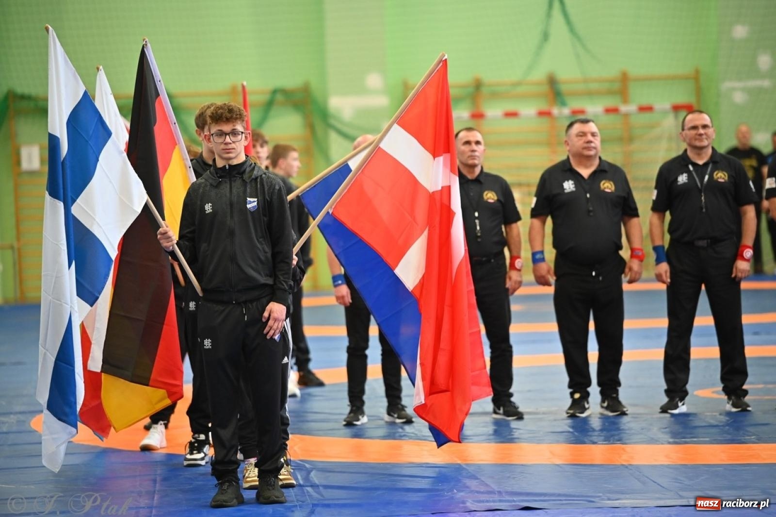 Zdjęcie w galerii na portalu naszraciborz.pl: Międzynarodowe starcie na matach. Racibórz gospodarzem Mistrzostw Polski Juniorów w zapasach klasycznych wiadomości z regionu